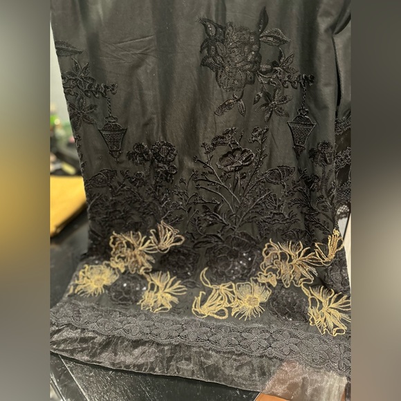 Pakistani dresses - Picture 2 of 5